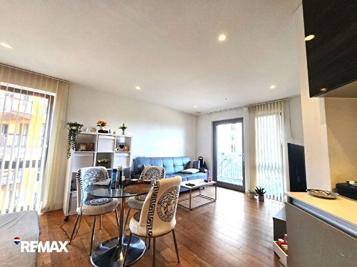 1 Bedroom Flat To Rent In Barking Road, London, E16