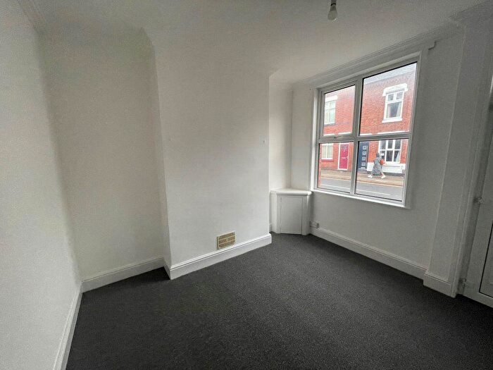 3 Bedroom Terraced House To Rent In Queens Road, Leicester, LE2