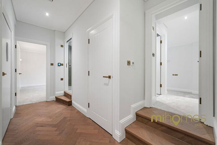 2 Bedroom Flat For Sale In Great Peter Street, London, SW1P