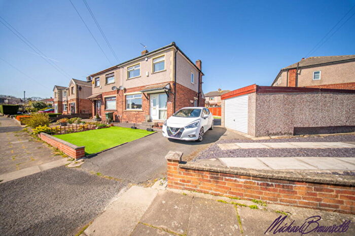 3 Bedroom Semi-Detached House For Sale In Belmont Avenue, Low Moor, Bradford, BD12