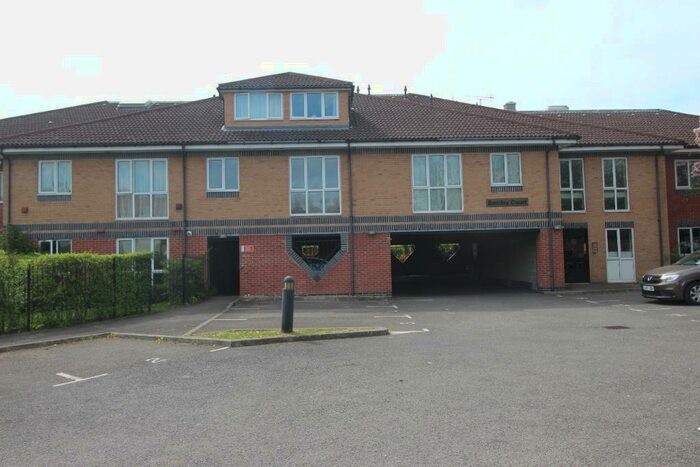 1 Bedroom Flat To Rent In Curls Road, Maidenhead, SL6