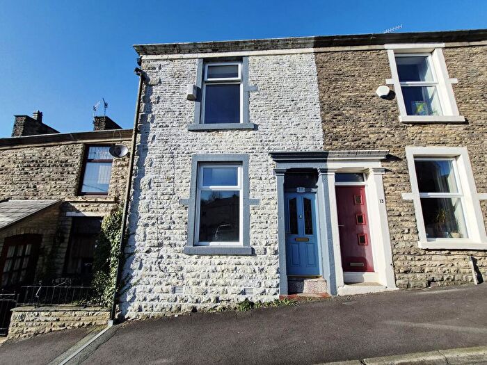 2 Bedroom House To Rent In Dove Lane, BB3