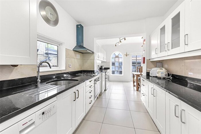 5 Bedroom Semi-Detached House To Rent In Glebe Crescent, Hendon, London, Greater London, NW4