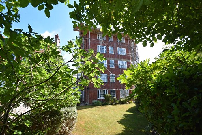 1 Bedroom Flat To Rent In Chesterfield Road, Meads, Eastbourne, BN20