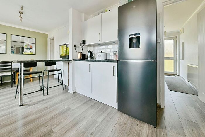3 Bedroom Terraced House For Sale In Telford Avenue, Stevenage, Hertfordshire, SG2