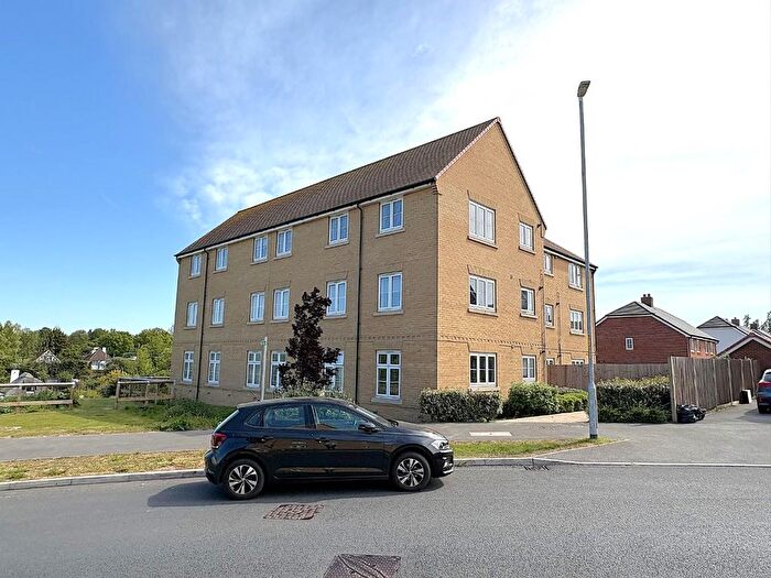 2 Bedroom Flat For Sale In Cornfield Drive, Gravesend, DA11