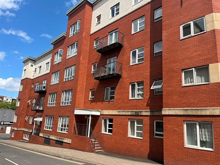 2 Bedroom Flat For Sale In Townsend Way, Birmingham, B1
