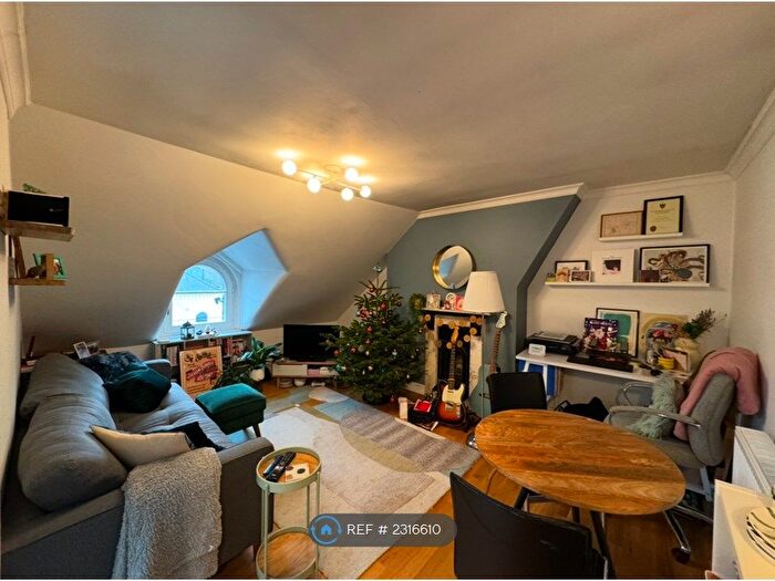 1 Bedroom Flat To Rent In Disraeli Road, London, SW15