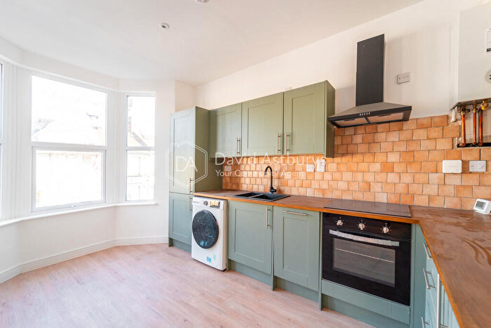 2 Bedroom Apartment To Rent In Sydney Road, Harringay, London, N8