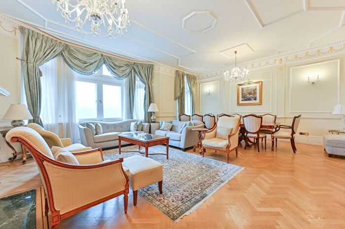 5 Bedroom Flat To Rent In Kensington Road, Kensington, London, W8