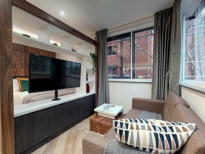 Apartment To Rent In Apt, Live Oasis Belgrave Street #, LS2