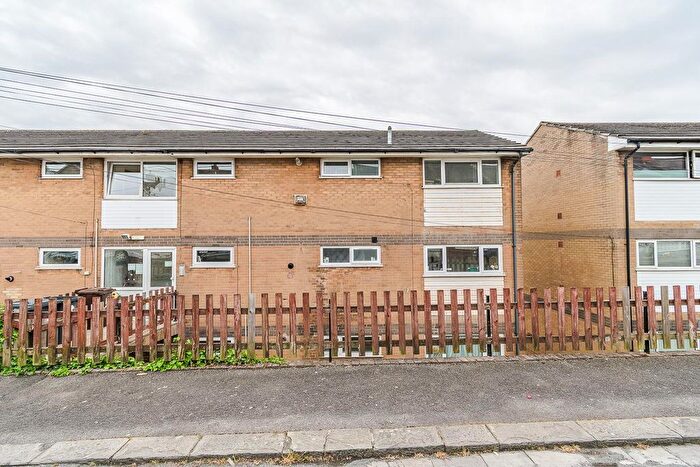 2 Bedroom Flat For Sale In Davnic Close, Barry, CF63