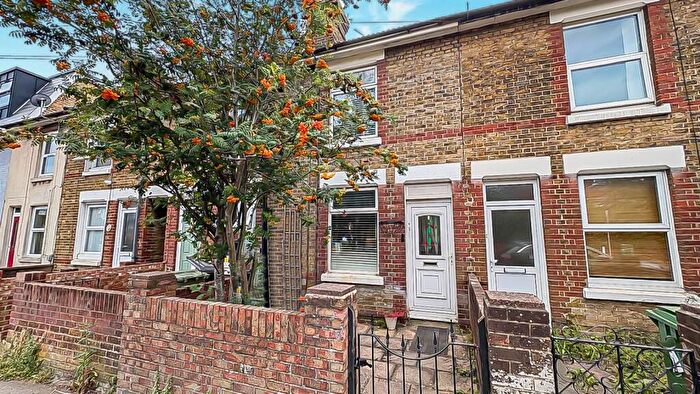 2 Bedroom Terraced House For Sale In Tonbridge Road, Maidstone, Kent, ME16