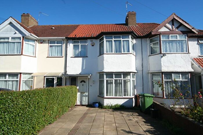 3 Bedroom Flat To Rent In Clifton Road, HA3