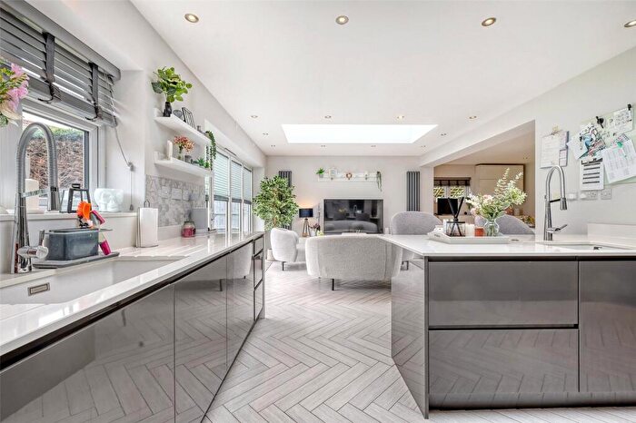 5 Bedroom Detached House For Sale In Pound Lane North, Noak Bridge, Billericay, Essex, SS15