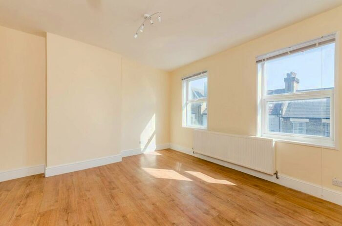 1 Bedroom Flat To Rent In Elm Park, Brixton, London, SW2