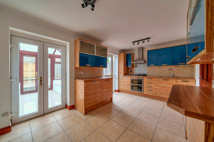 4 Bedroom End Of Terrace House To Rent In Nuthurst, Bracknell, Berkshire, RG12