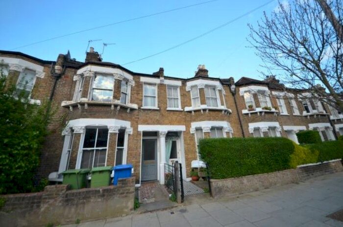 1 Bedroom Flat To Rent In Coleman Road, London, SE5