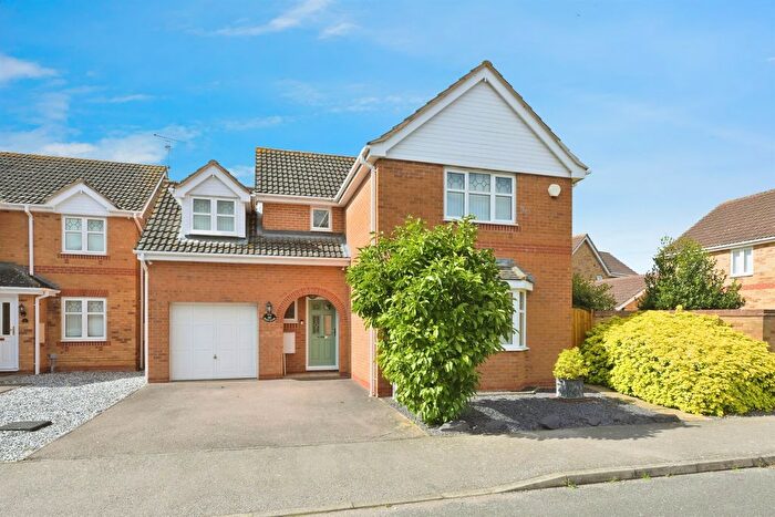 4 Bedroom Detached House For Sale In Riley Close, Yaxley, Peterborough, PE7