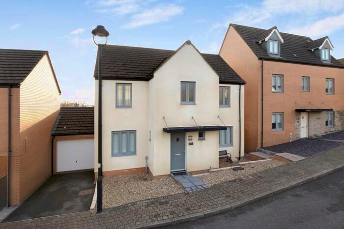4 Bedroom Detached House For Sale In Orleigh Cross, Newton Abbot, TQ12