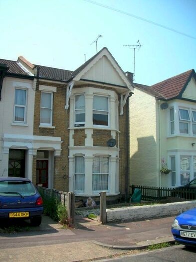 1 Bedroom Flat To Rent In Chelmsford Avenue-Southend, SS2