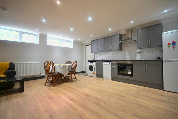 2 Bedroom Flat To Rent In London Street, Reading, RG1