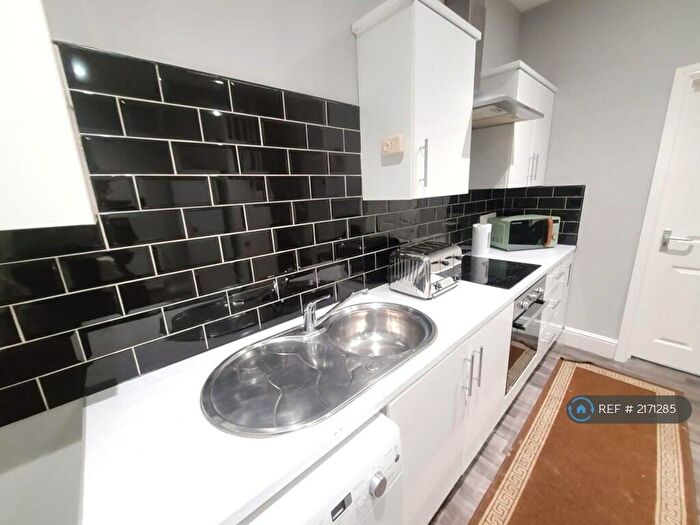 4 Bedroom Flat To Rent In Ecclesall Road, Sheffield, S11