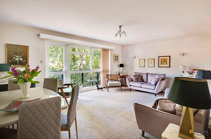 2 Bedroom Flat For Sale In Ingledene Court, Upper Park Road, Salford, M7