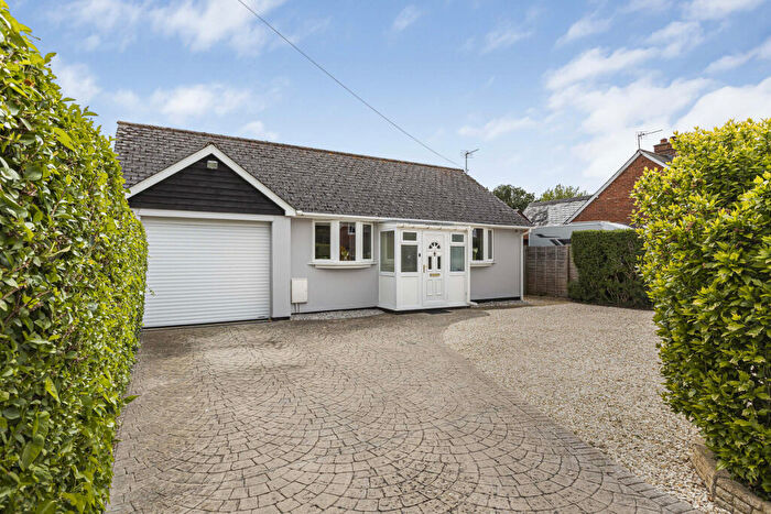3 Bedroom Detached Bungalow For Sale In Corneville Road, Drayton, OX14