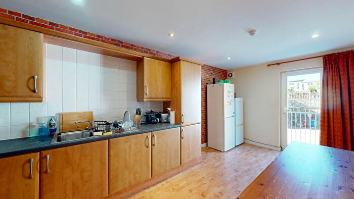 5 Bedroom Town House For Sale In Milnbank Gardens, Dundee, DD1