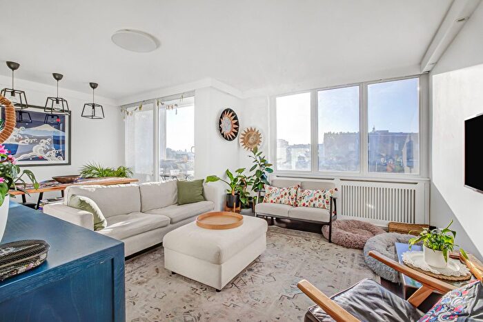 3 Bedroom Flat For Sale In Notting Hill Gate, Notting Hill, London, W11