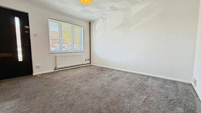 1 Bedroom House To Rent In Rollesby Way, London, SE28