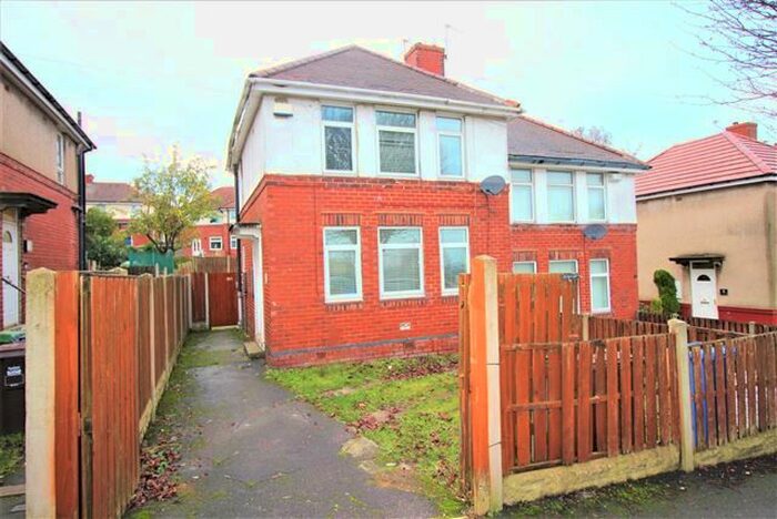 3 Bedroom Semi-Detached House To Rent In Woodrove Avenue, Sheffield, S13