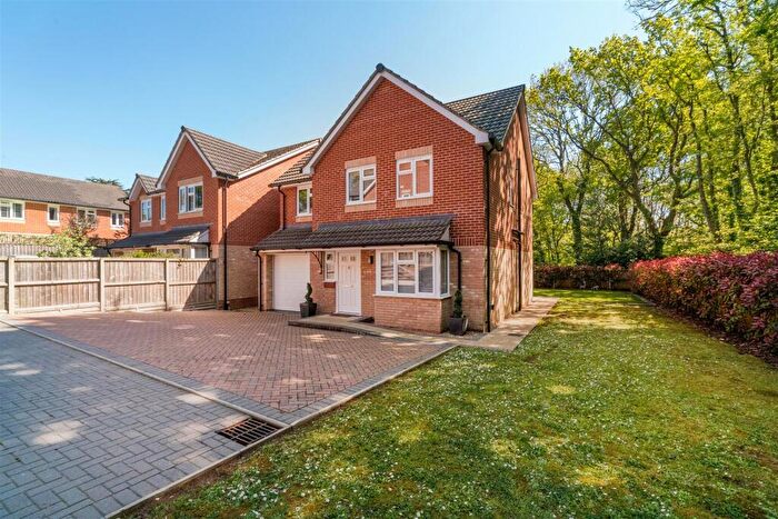 4 Bedroom Detached House For Sale In Freshwater, Isle Of Wight, PO40