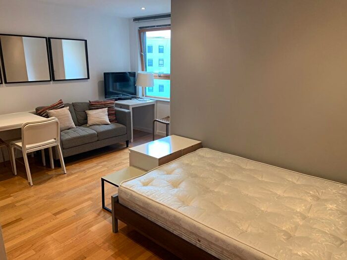 1 Bedroom Flat To Rent In Marsh Lane, Leeds, Uk, LS9