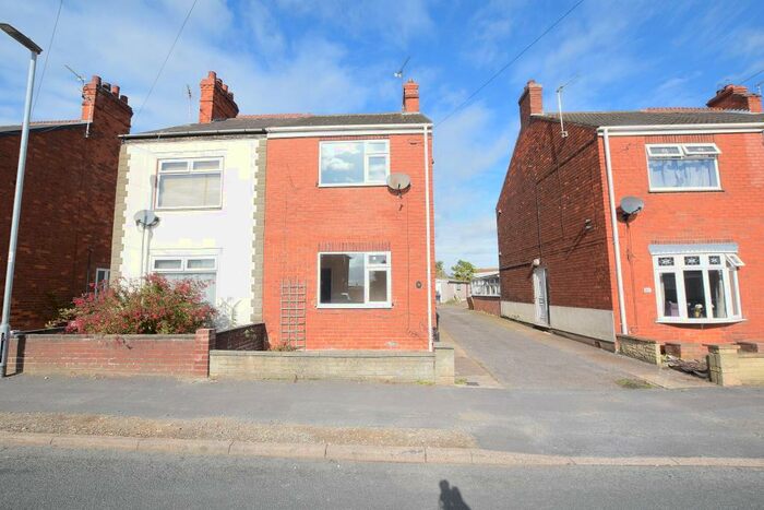 3 Bedroom Semi-Detached House To Rent In South View, Broughton, DN20