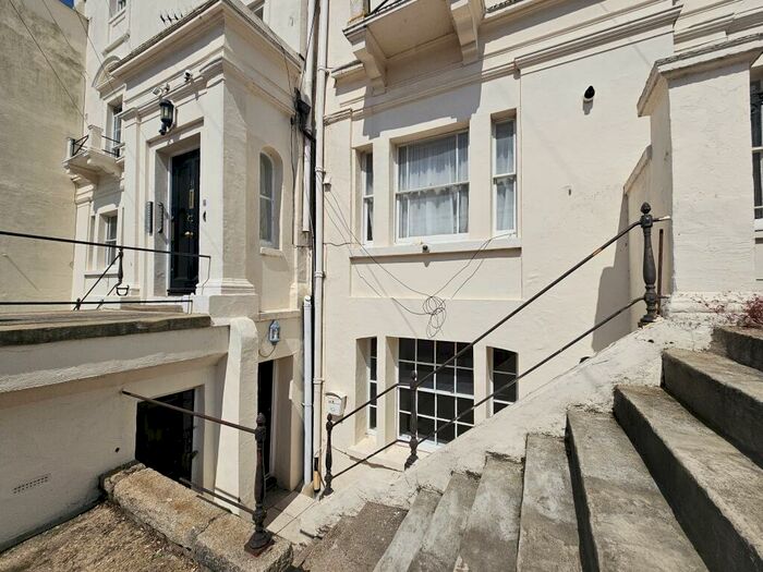 2 Bedroom Flat To Rent In Orwell Road, Harwich, CO12