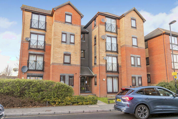 1 Bedroom Flat To Rent In Burley House, Park Street, SO16
