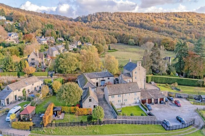 4 Bedroom Barn Conversion For Sale In Main Road, Grindleford, Hope Valley, S32