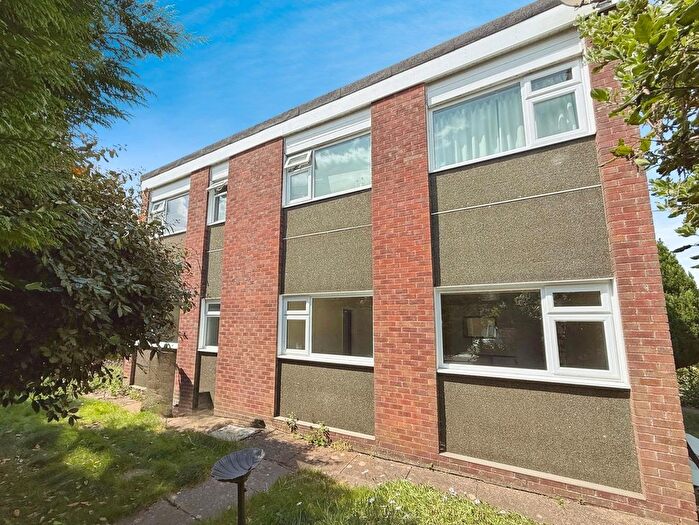 2 Bedroom Flat For Sale In Furze Close, Weston-Super-Mare, BS22