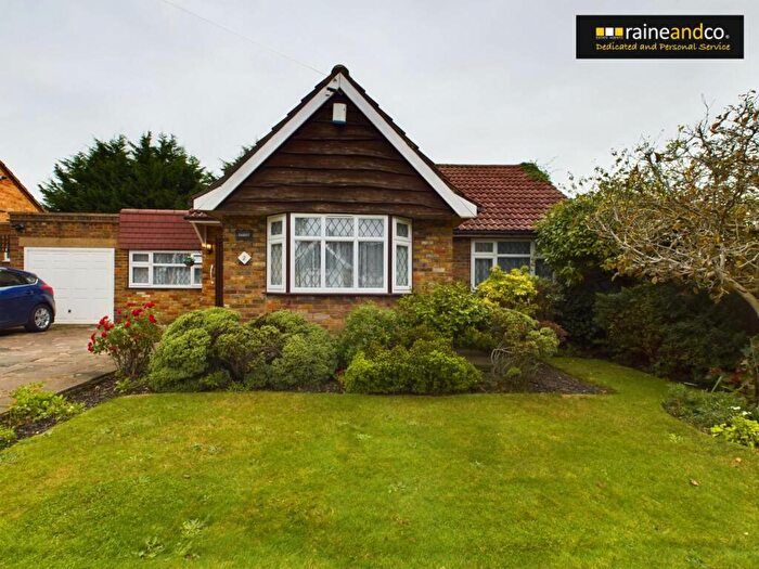 2 Bedroom Detached Bungalow For Sale In Fairview, Potters Bar, EN6