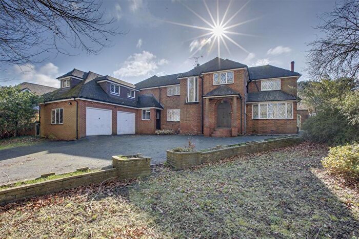 5 Bedroom Detached House To Rent In Daws Hill Lane, High Wycombe, HP11
