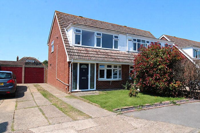 3 Bedroom Semi-Detached House For Sale In Kingsmead Avenue, Stubbington, Fareham, PO14