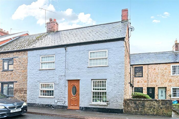 3 Bedroom End Terrace House For Sale In High Street, Ilminster, Somerset, TA19