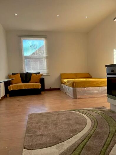 Studio To Rent In Haydons Road, Wimbledon SW19