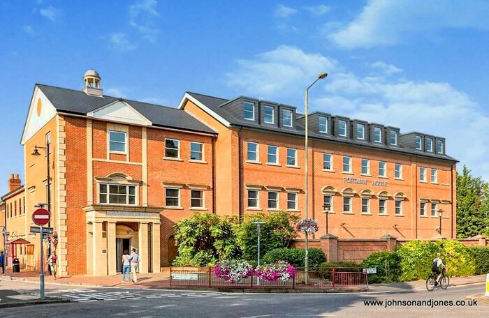 2 Bedroom Apartment To Rent In Portman House, Chertsey, Surrey, KT16