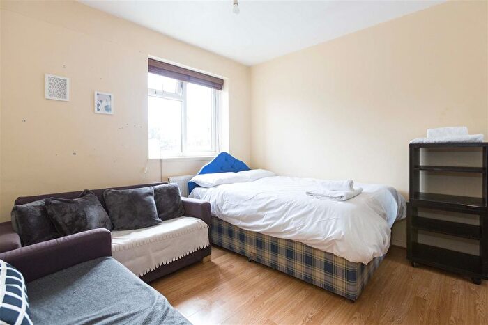 5 Bedroom Maisonette To Rent In Charlotte House, Queen Caroline Street, W6