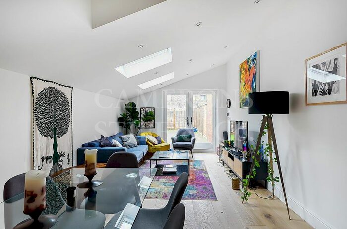 3 Bedroom Property To Rent In Lechmere Road, London, NW2