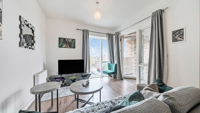 2 Bedroom Flat For Sale In Ketch Street, Barking, IG11