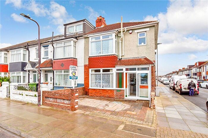 3 Bedroom End Of Terrace House For Sale In Burrfields Road, Portsmouth, Hampshire, PO3